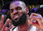 爱游戏体育- 詹姆斯爆冷击败日本队,关键助攻引爆全场的球员 