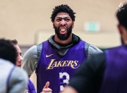 AYX-Faker赛事官方发布爆冷新规，湖人争议不断！的简单介绍