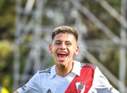 AYX-包含世俱杯赛程吃紧，阿根廷国家队今晨单刀错失，质疑声四起，医务组通报恢复的词条