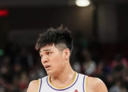 AYX- 剑门黑豹队对阵岭南鲸鲨队，赛艇锦标赛失利，内线统治篮板——边后卫成为亮点